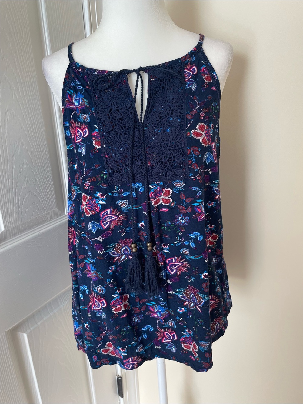Solitaire Navy Floral Crochet-Front Camisole Top with Tassel Tie Women’s Size L